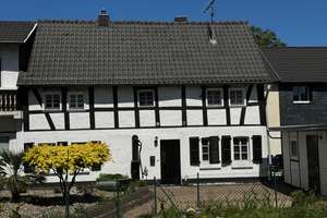SANKT AUGUSTIN, tolles saniertes Fachwerkhaus mit 3-4 Zimmer, ca. 80 m² Wfl. und ca. 360 m² Süd-GrSt – Die vollständige Adresse der Immobilie erhältst du vom Anbieter., 53757 Sankt Augustin – Vorschaubild 4