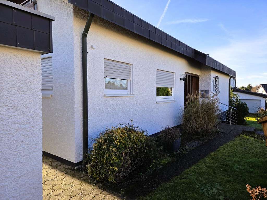 Immobilie in Böbingen an der Rems - Schönes Zweifamilienhaus in Böbingen zu verkaufen - Bild 1