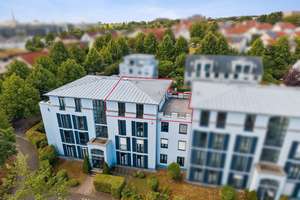 Drei Zimmer. Drei Außenbereiche. Ganz oben. - Besonderes Wohnen am Riedberg - sofort verfügbar – 60438 Kalbach-Riedberg, Frankfurt am Main – Vorschaubild 3