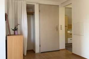 Große & möblierte 1 Zi. DG Wohnung in Stuttgart mit Aussicht – Stuttgart – Vorschaubild 4