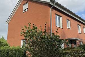 Sehr großzügiges Reiheneckhaus mit neuem Dach, neuer Heizung, Vollkeller und Garten in Eidernähe! – Die vollständige Adresse der Immobilie erhältst du vom Anbieter., 24768 Rendsburg – Vorschaubild 2