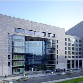 IHR NEUES BÜRO IN DIREKTER MAINLAGE AM WESTHAFEN