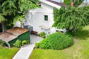 Zweifamilienhaus mit traumhaftem Garten in guter Lage von Müllheim – Die vollständige Adresse der Immobilie erhältst du vom Anbieter., 79379 Müllheim – Vorschaubild 4