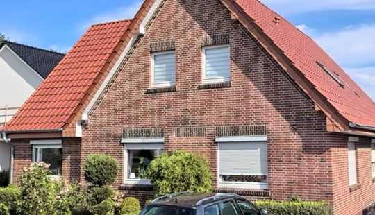 Bild von Einfamilienhaus mit Einliegerwohnung auf großem Grundstück
in Papenburg am Obenende