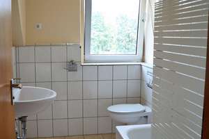 FAMILIENFREUNDLICHES GENERATIONENHAUS MIT GROSSEM GARTEN ZUM GRUNDSTÜCKSPREIS – Sodenstr. 5, 40593 Urdenbach, Düsseldorf – Vorschaubild 9
