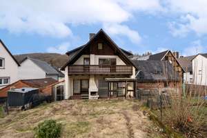 Dreifamilienhaus mit Einfamilien im Paket – Die vollständige Adresse der Immobilie erhältst du vom Anbieter., 35690 Dillenburg – Vorschaubild 2