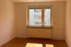 Schöne 3 Raum-Wohnung mit Einbauküche – Ernst-Kamieth-Straße 8, 6886 Lutherstadt Wittenberg – Vorschaubild 2