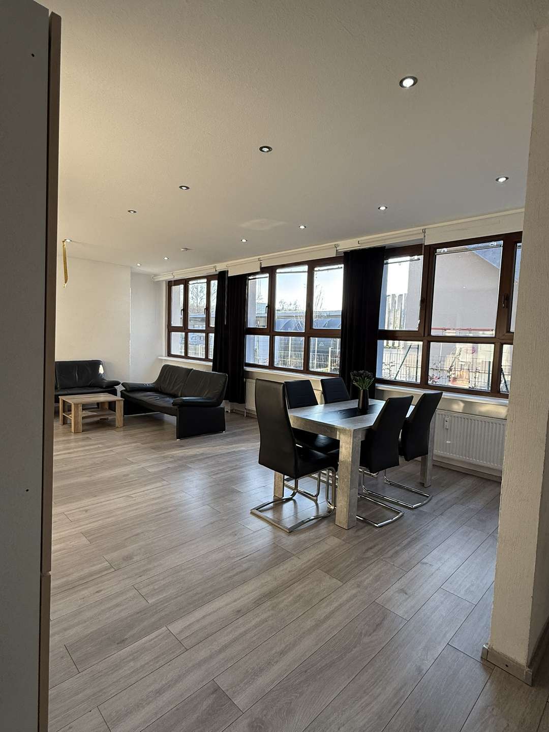 Immobilie in Niefern-Öschelbronn - Sehr großzügige 5 Zimmer Wohnung im Hinterhof mit Stellplatz zu verkaufen! - Bild 8