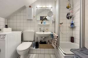 *KLASSE DG WOHNUNG MIT WOHNKÜCHE* - ZENTRAL IM DÜSSELTAL – Ahnfeldstr. 13, 40239 Düsseltal, Düsseldorf – Vorschaubild 3