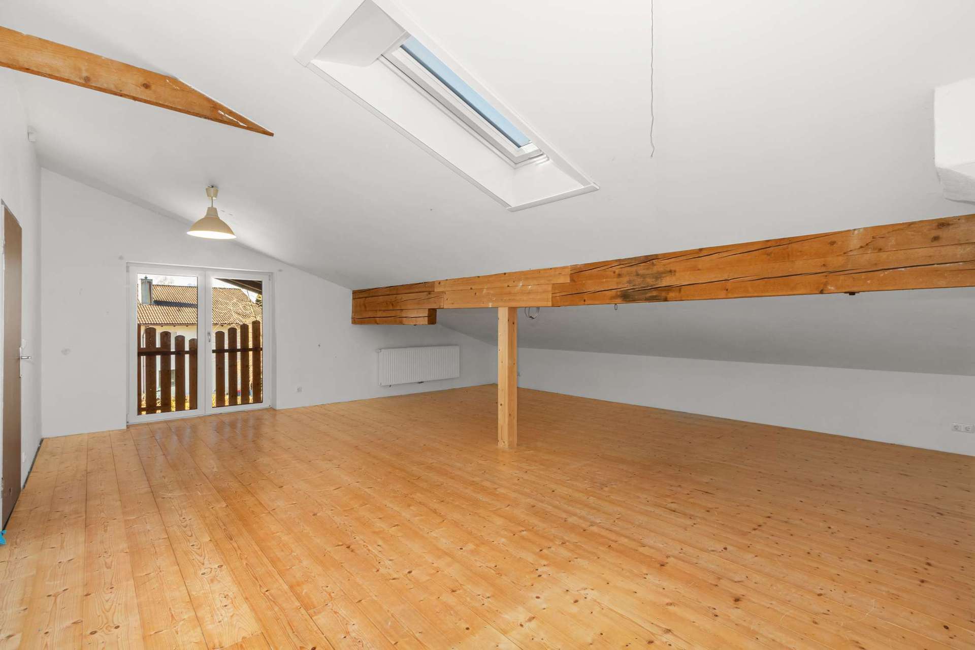 Immobilie in Grabenstätt - Sanierungsbedürftiges EFH mit separatem KG-Zugang | Ideal für Wohnen und Arbeiten unter einem Dach - Bild 17