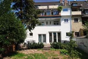 Geschmackvolle Dachgeschosswohnung mit offenem Wohn- und Küchenbereich in Köln-Merheim – 51109 Merheim, Köln – Vorschaubild 2