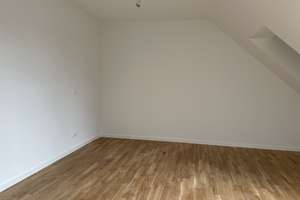 2-Zimmer Dachgeschosswohnung mit Loggia in Leverkusen Schlebusch



 – Die vollständige Adresse der Immobilie erhältst du vom Anbieter., 51375 Schlebusch, Leverkusen – Vorschaubild 7