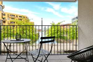 Wohnen am Wasser: Stilvolle 2-Zimmer-Wohnung mit Balkon, Wasserblick und Tiefgarage – Am Zollhafen 9-11, 55118 Neustadt, Mainz – Vorschaubild 2