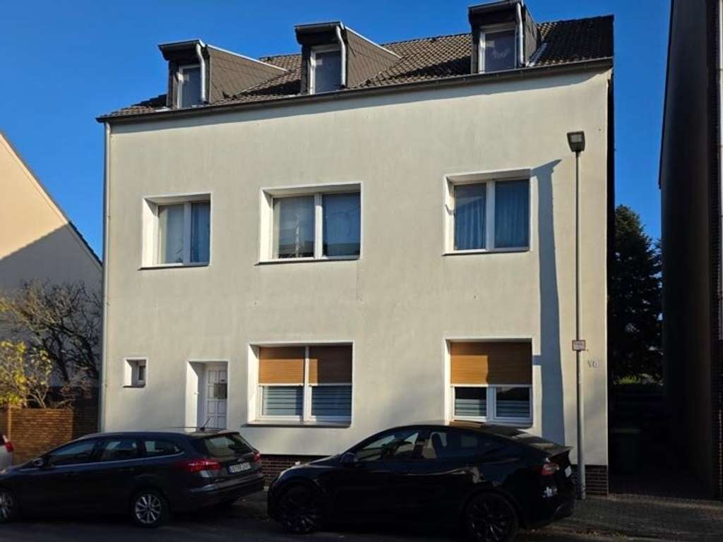 Immobilie in Oberhausen - 4 Familienaltbau in ruhiger Lage von Oberhausen Sterkrade - Bild 0
