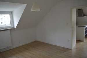 Geschmackvolle, modernisierte 2-Raum-DG-Wohnung in Köln Ostheim mit moderner Einbauküche – Frankfurter Str. 601, 51107 Köln – Vorschaubild 11