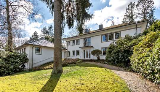 Bild von Klassisch, elegant und voller Möglichkeiten: Zwei Häuser - ein Zuhause im grünen Blankenese