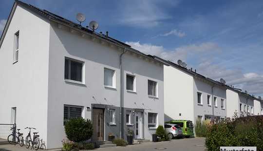 Bild von 2-Familienhaus nebst Garagen