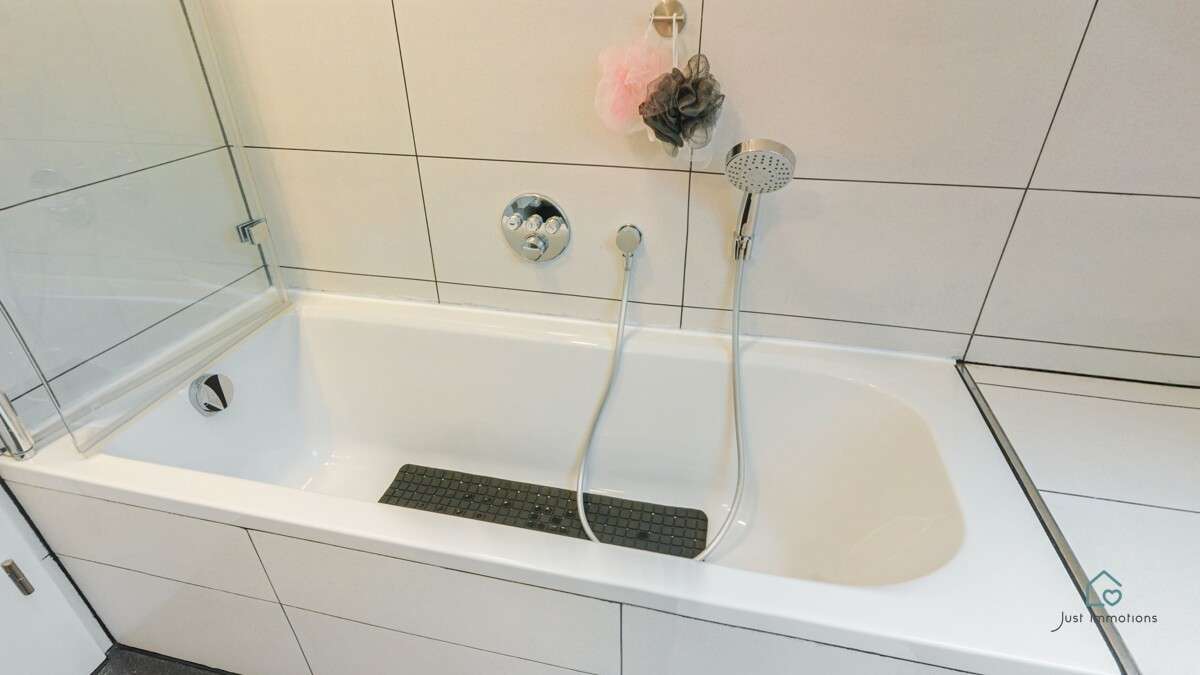 Immobilie in Meitingen - Just Immotions | 3,5-Zimmer-Dachgeschosswohnung mit Stellplatz in Meitingen! - Bild 8