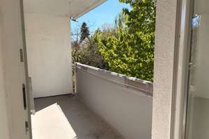 **FRISCH RENOVIERT** Helle 4-Zimmer-Wohnung mit BALKON in Solingen – Jaspersstraße 9, 42719 Wald, Solingen – Vorschaubild 4