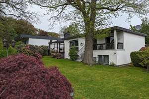 **Ihr neues Zuhause! - Einfamilienhaus mit Einliegerwohnung in ruhiger Lage** – Die vollständige Adresse der Immobilie erhältst du vom Anbieter., 61479 Glashütten – Vorschaubild 1