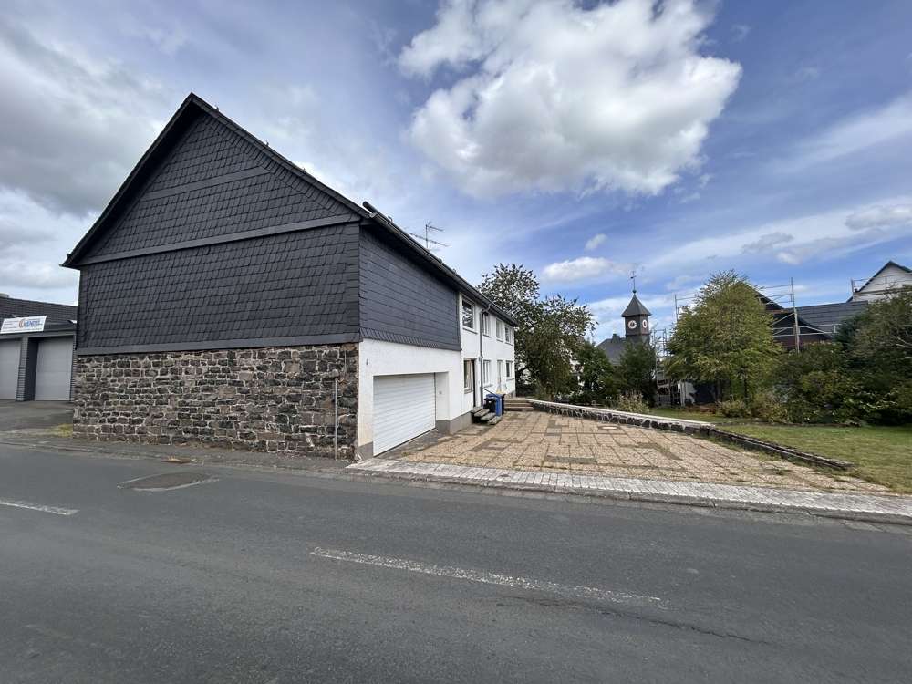 Großzügiges Wohnhaus in Breitscheider Ortsteil mit neuwertigem Dach wartet auf Sie und Ihre Familie!, Lahn Dill Kreis – Bild 3