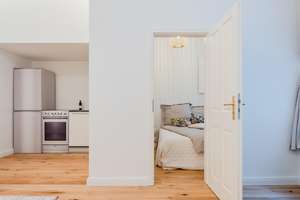 *PROVISIONSFREI* Bezugsfreie renovierte 2-Zimmer Altbauperle in hersschaftlichem Altbau in TOP-Lage – Prager Strasse 3, 10779 Wilmersdorf, Berlin – Vorschaubild 11