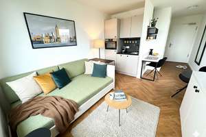 Smart Living @ Media-Spree: Design-Apartment mit Rooftop & Community
