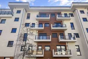 Ab Oct. Barrierefreie 3-Zimmer-Wohnung in Berlin-Lichtenberg – hochwertige Einbauküche, Parkettbode – Die vollständige Adresse der Immobilie erhältst du vom Anbieter., 10367 Lichtenberg (Ortsteil), Berlin – Vorschaubild 2