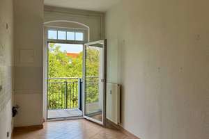 Weitblick in Friedrichshain: 4-Zi mit Balkon im 4.OG zum ruhigen Innenhof | Renovierungsbedürftig – Die vollständige Adresse der Immobilie erhältst du vom Anbieter., 10247 Friedrichshain, Berlin – Vorschaubild 2