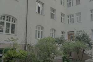 Helle Altbauwohnung mit Balkon zum Innenhof – 2 Zimmer, 76 m², München-Schwabing – Agnesstraße 12, 80798 Neuschwabing, München – Vorschaubild 2