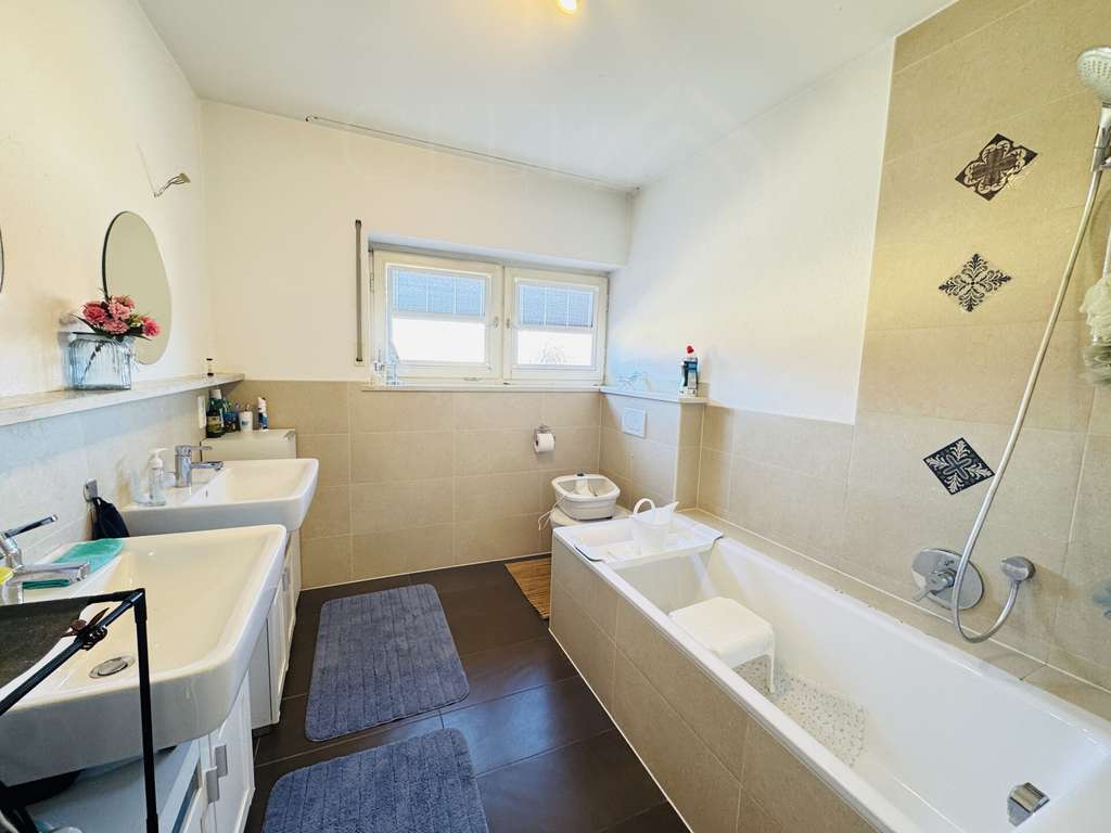 Immobilie in Neufahrn in Niederbayern - Exklusiv: Helle 4-Zimmer-Wohnung mit Balkon und Garten in Neufahrn – Jetzt entdecken! - Bild 3