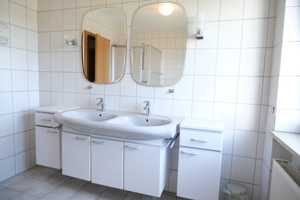 Viel Platz, viele Möglichkeiten! Solides Haus für Handwerker in ruhiger Umgebung. – Donau-Ries (Kreis) – Vorschaubild 10
