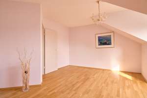 Großzügiges Familienhaus mit Einliegerbereich, Süd West Terrasse und echtem Premium Potenzial – Die vollständige Adresse der Immobilie erhältst du vom Anbieter., 70376 Birkenäcker, Stuttgart – Vorschaubild 7