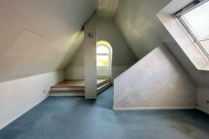 Individuelle Maisonette-Wohnung mit Balkon und TG-Stellplatz