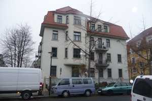 Gemütliche, frisch renovierte 2 ZKB Wohnung in zentraler Lage zu vermieten! – Eibenstocker Str. 27, 1277 Dresden – Vorschaubild 1