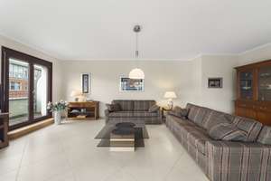 REPRÄSENTATIVE 5-ZIMMER-WOHNUNG IN MITTE
IM MEDITERRANEN FLAIR
MIT ALLEM, WAS DAZU GEHÖRT – Die vollständige Adresse der Immobilie erhältst du vom Anbieter., 10179 Mitte (Ortsteil), Berlin – Vorschaubild 8
