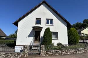 Familienfreundliches EFH in Annweiler-Queichhambach mit Garten und großer Garage – Die vollständige Adresse der Immobilie erhältst du vom Anbieter., 76855 Annweiler am Trifels – Vorschaubild 3