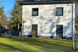 Exklusive Stadtvilla mit Garage und großzügigem Garten in Falkensee – Die vollständige Adresse der Immobilie erhältst du vom Anbieter., 14612 Falkensee – Vorschaubild 4