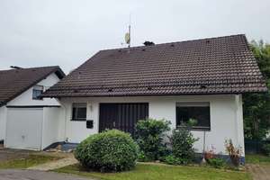 Freistehendes Einfamilienhaus, 188 m² WFL, Terrasse, Garten, Garage, bezugsfrei, 51515 Kürten – Die vollständige Adresse der Immobilie erhältst du vom Anbieter., 51515 Kürten – Vorschaubild 1
