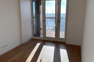 Hafencity: Erstbezug, Traumblick auf Elphi und Elbe, Einbauküche, Schrank Ankleide, Unterschrank Bad – Lucy-Borchardt-Straße 4, 20457 Hamburg – Vorschaubild 21