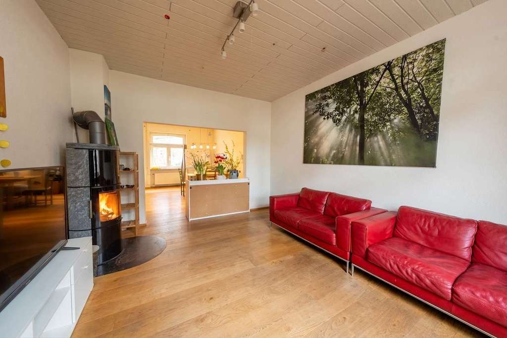 Immobilie in Bad Nauheim - Doppelhaushälfte mit Garten in gefragter Lage - Bild 1