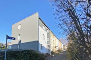 NBG-EIBACH: KOMPLETT SANIERUNGSBEDÜRFTIGES 2-FAMILIEN-REIHENMITTELHAUS OHNE GARAGE IN RUHIGER LAGE