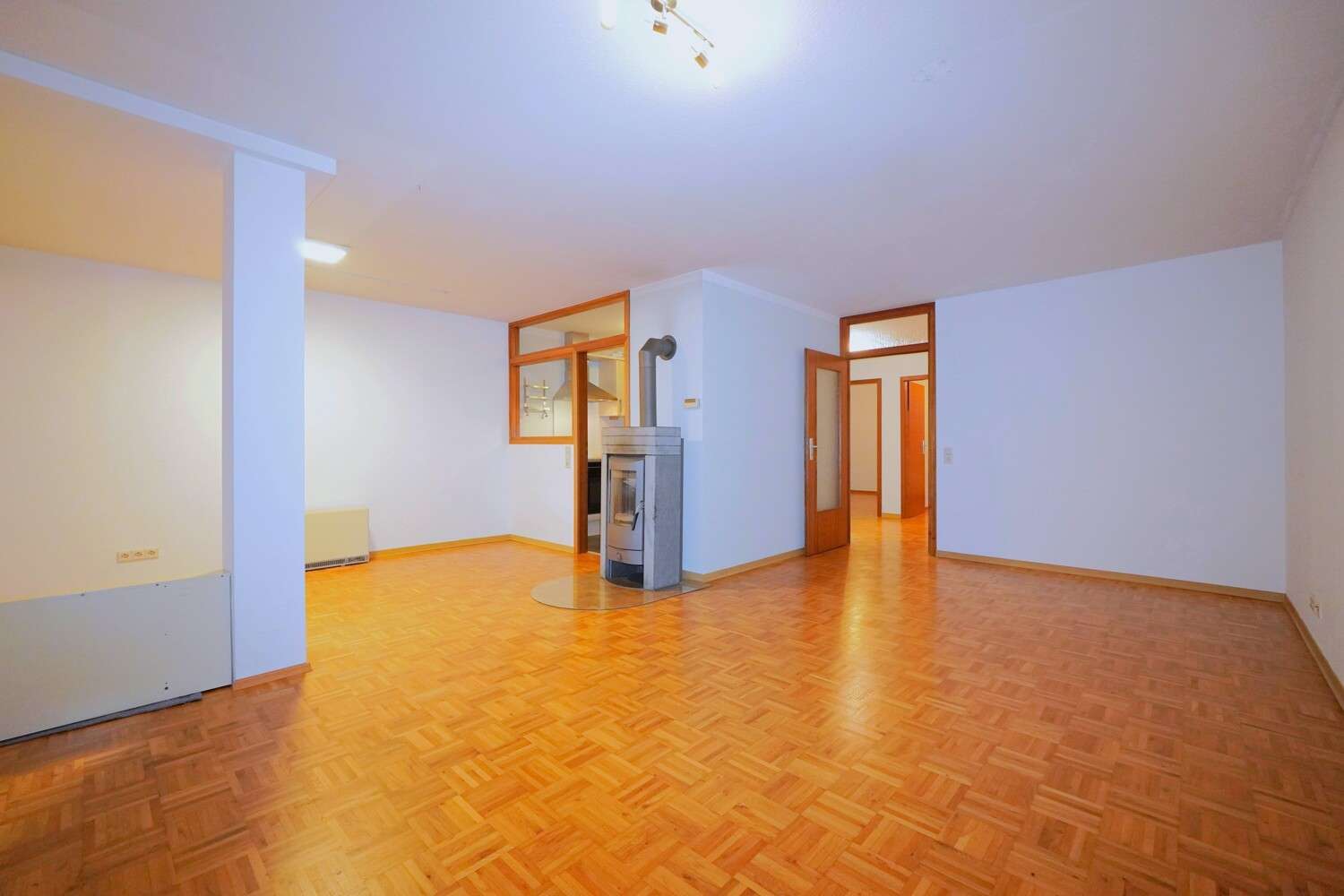 Immobilie in Künzelsau - Gepflegte 3,5-Zimmer-Wohnung mit Einbauküche und Parkettboden - Bild 8