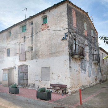 Haus mit großem Potenzial im Zentrum von Santa Llogaia