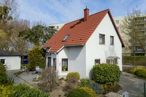 Bezugsfrei! Urban wohnen, gemütlich leben – Haus mit Garten für kleine Familie