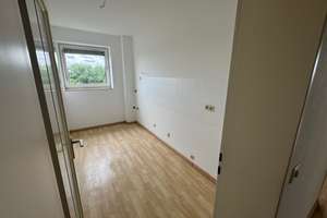 nur mit WBS : Helle  2 Zimmer Wohnung in Düsseldorf Vennhausen mit Fernblick über Düsseldorf – Zwickauer Straße 25, 40627 Vennhausen, Düsseldorf – Vorschaubild 17