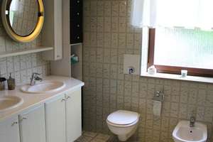 Ein- oder Zweifamilienhaus mit schönem eingewachsenem Garten, Sauna, und Garage in Neunkirchen – Die vollständige Adresse der Immobilie erhältst du vom Anbieter., 92637 Neunkirchen, Weiden in der Oberpfalz – Vorschaubild 7