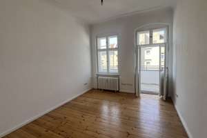 Modernisierte 2-Zimmer-Altbauwohnung mit 2 Balkonen I EBK I Duschbad I unbefristet & ab sofort