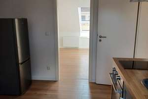 Freundliche, renovierte 2-Zimmer-Dachgeschosswohnung in zentraler Lage – Willstraße 8, 90429 Bärenschanze, Nürnberg – Vorschaubild 2