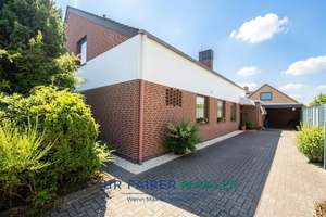 Großes Einfamilienhaus mit 2 Garagen und Carport in bester Lage von Bremen-Osterholz – Die vollständige Adresse der Immobilie erhältst du vom Anbieter., 28327 Ellener Feld, Bremen – Vorschaubild 2